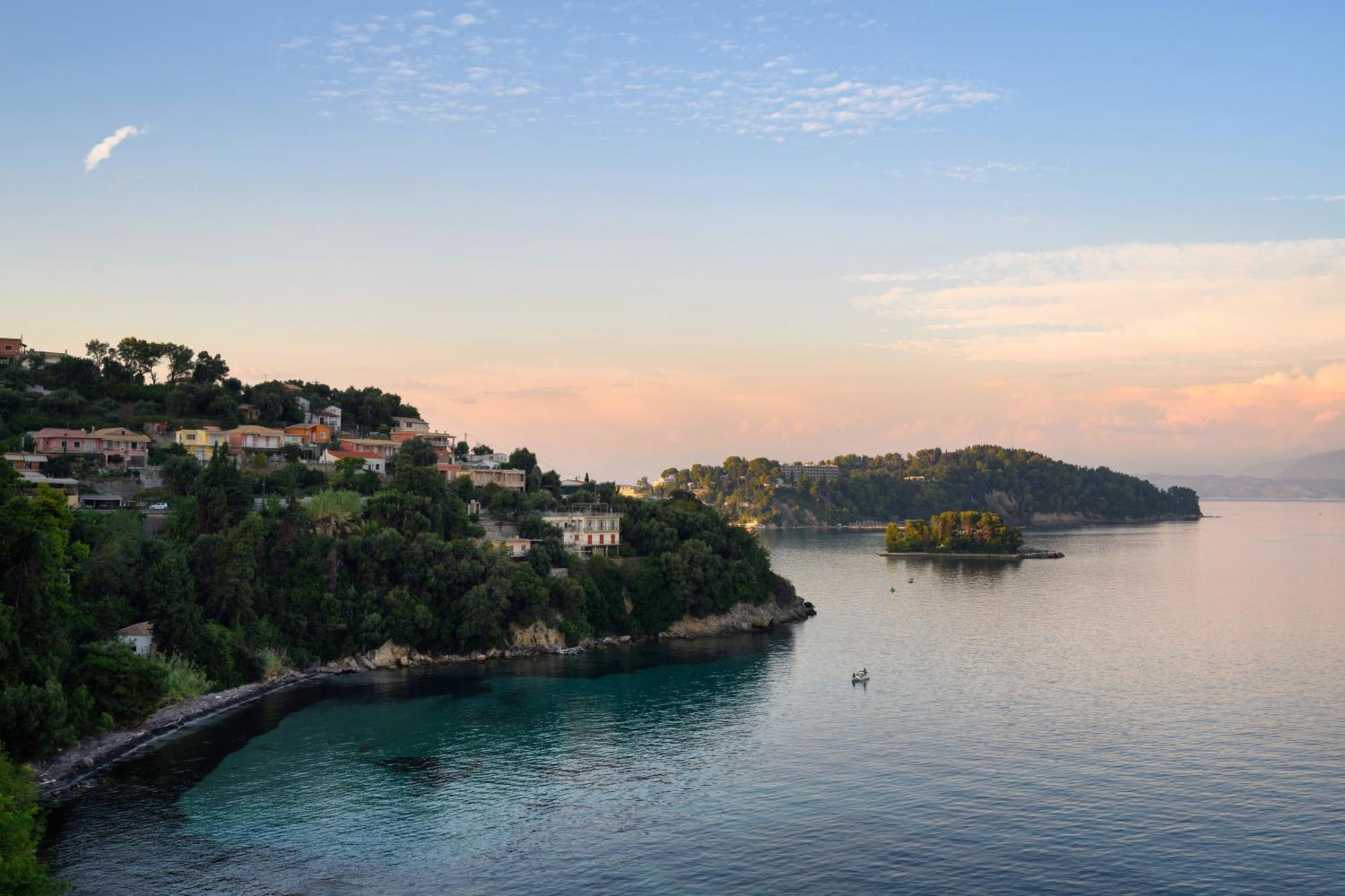 Ray Hotel Corfu Перама Экстерьер фото
