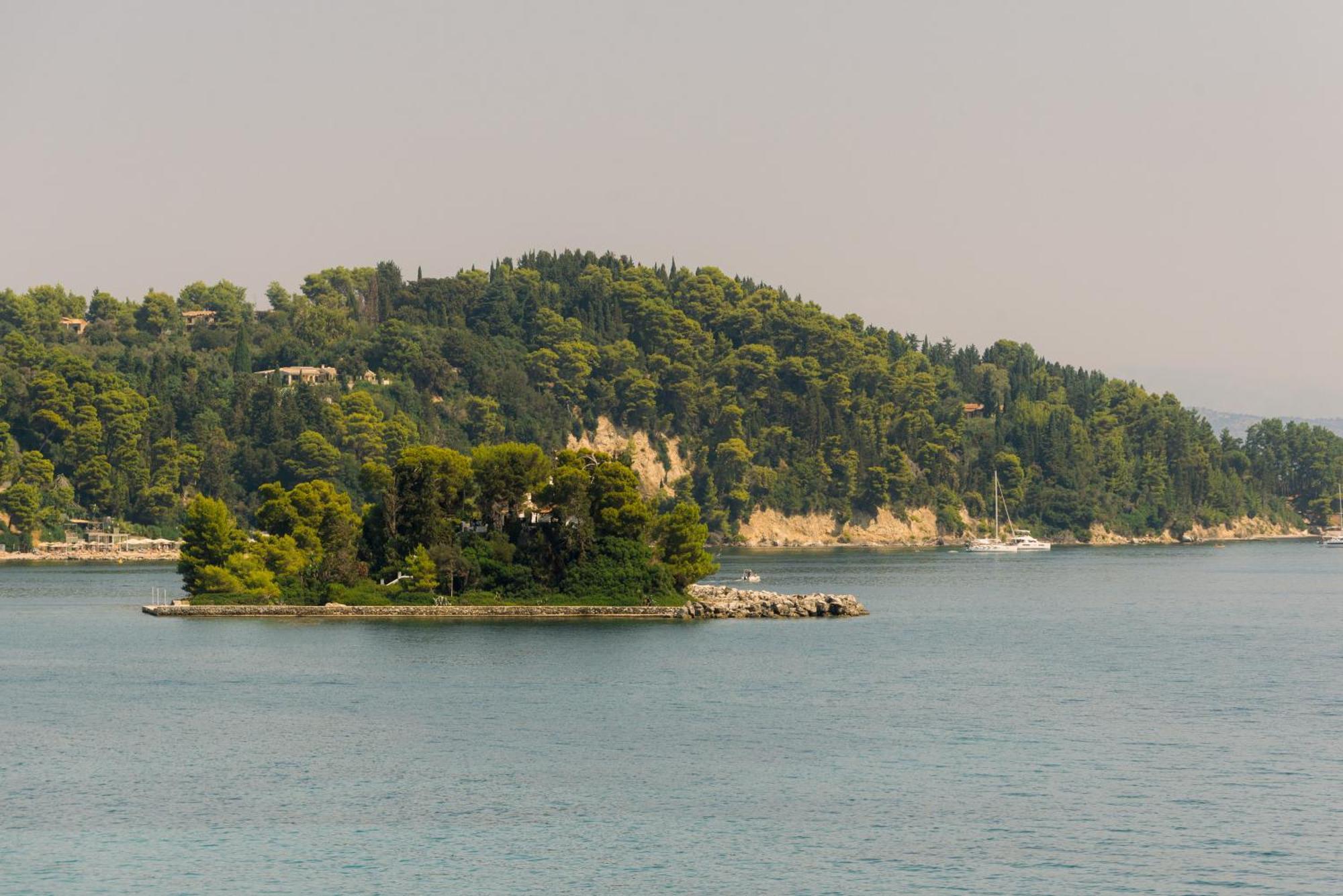 Ray Hotel Corfu Перама Экстерьер фото